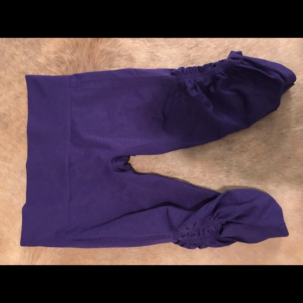 Fabulous “free flow” lululemon high waist crops.